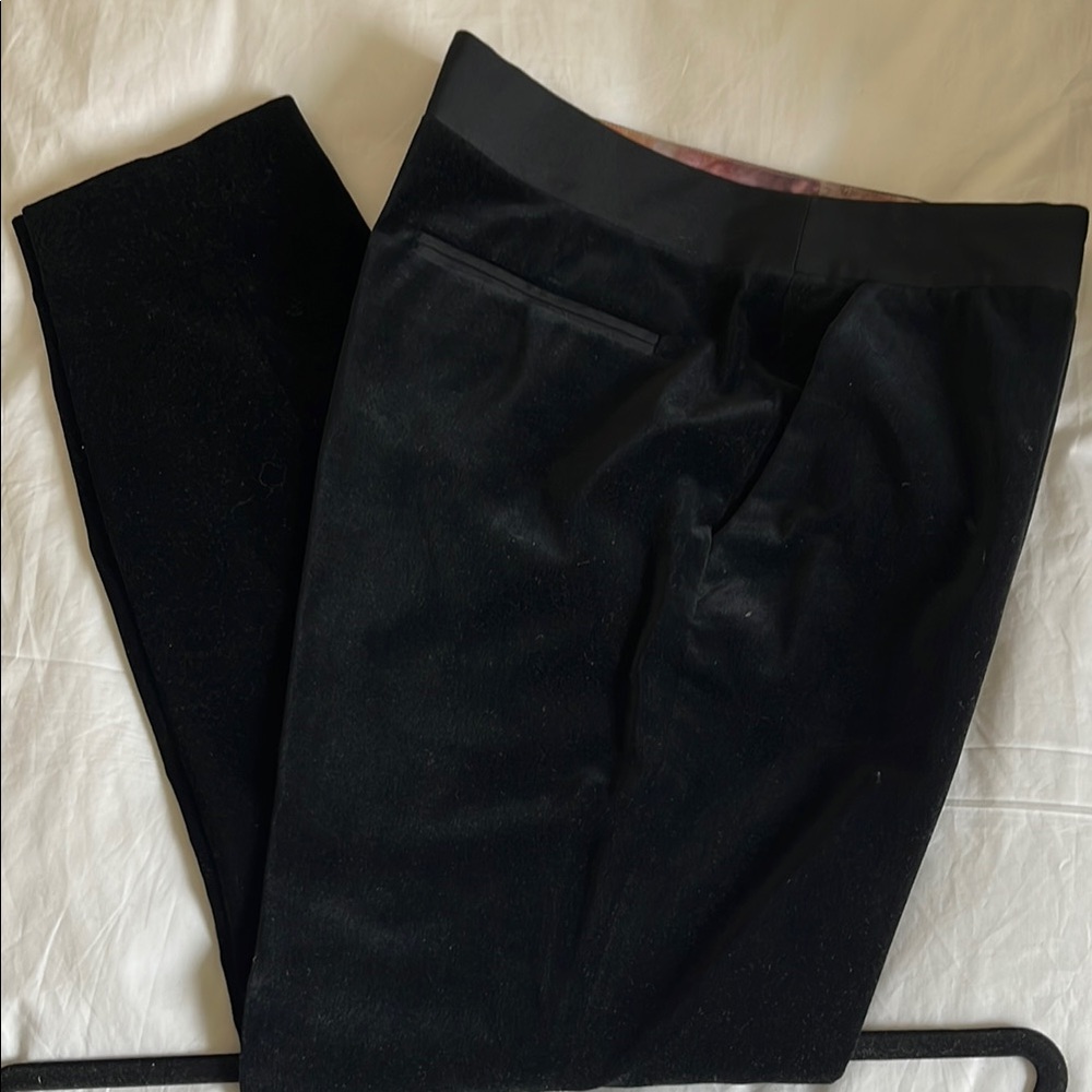 Ted Baker London Black Ankle Cropped Pants with Elegant Finish